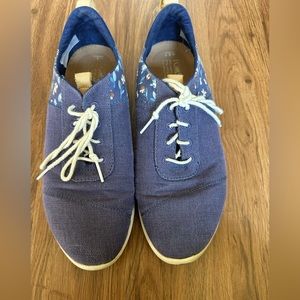 Toms Canvas Sneakers